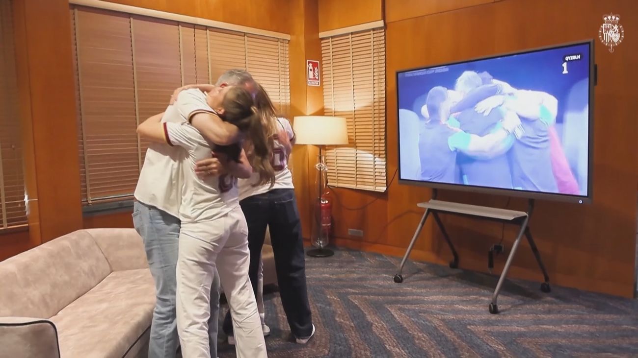 La Familia Real celebra con emoción la clasificación de España a la final