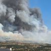 10 dotaciones terrestres y 6 medios aéreos tratan de sofocar un incendio forestal en Lozoyuela