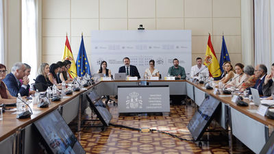 Gobierno y comunidades acuerdan repartir 35 millones para menores migrantes