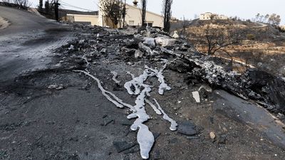 Entregan los cuerpos de cinco de los trece muertos  en el incendio de Los Gallardos (Almería)