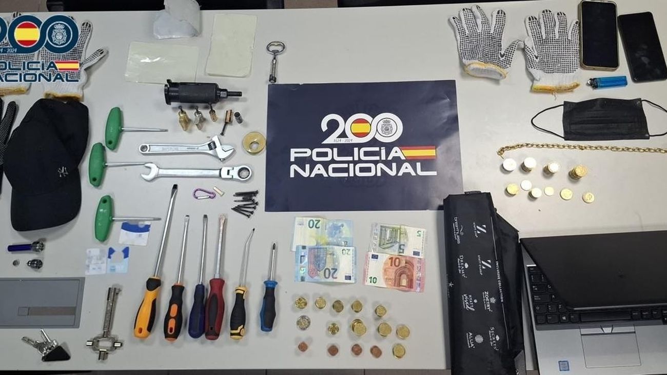 Herramientas incautadas a dos sospechosos de robar con fuerza en un establecimiento de Chamberí (Madrid)