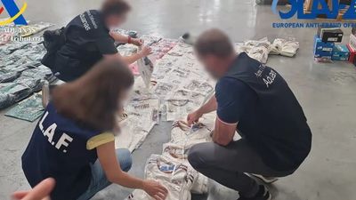 Desmantelada en Getafe una fábrica con 12 máquinas para falsificar camisetas del Mundial a demanda