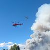 Madrid refuerza el operativo contra el incendio de La Mierla (Guadalajara) con dos helicópteros bombarderos más