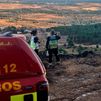 El incendio de Lozoyuela ya está controlado, pero provoca el corte de la M-126 para labores de remate