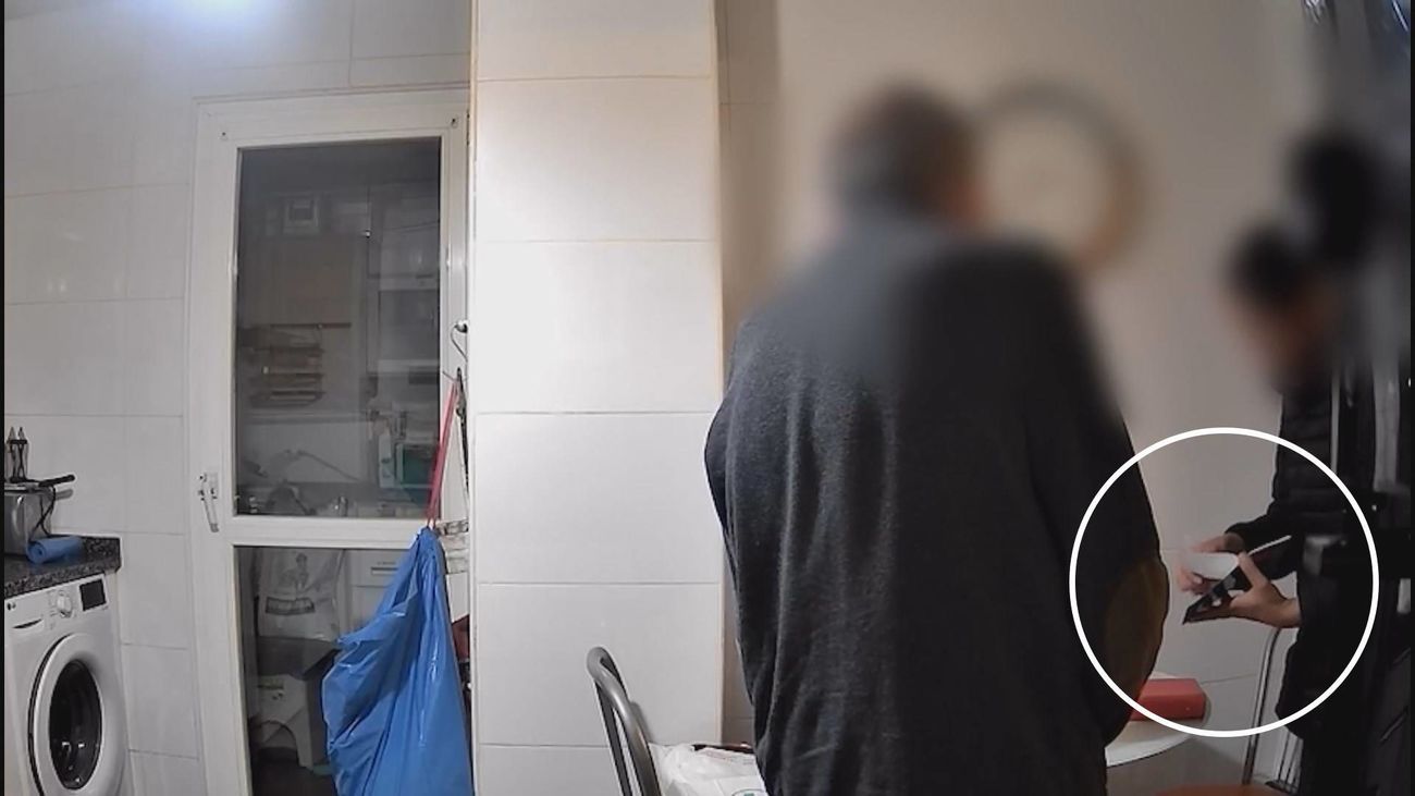 Detenida una mujer por robar a ancianos tras ganarse su confianza cerca de centros de mayores en Colmenar Viejo