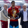 España aterriza en Madrid con la copa de campeones del mundo