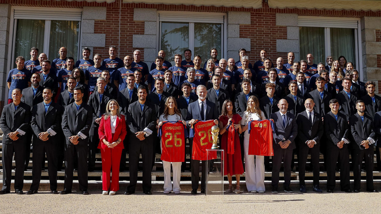 El Rey felicita a la Selección por el "triunfo épico" de un equipo generoso