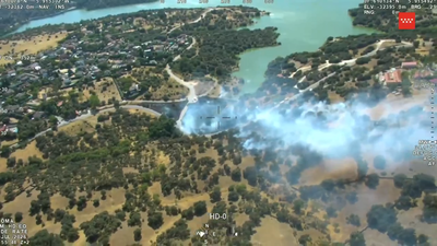 Cuatro medios aéreos y 8 terrestres logran controlar un incendio forestal en Pedrezuela