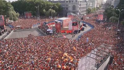 Dos millones de personas se vuelcan en Madrid con los campeones del mundo