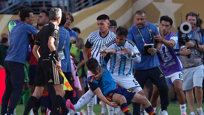 La FIFA investiga a Argentina tras los incidentes al final del partido contra España