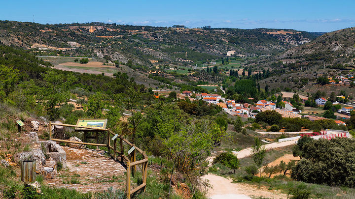 Vistas a el Villar del Olmo desde el mirador de la Peña Rondán / COMUNIDAD DE MADRID