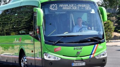 La línea 423 de autobús refuerza un 50% su servicio en agosto entre Aranjuez, Valdemoro y Madrid