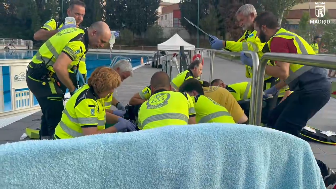 Un hombre de 63 años muy grave tras un ahogamiento en la piscina municipal de Moscardó