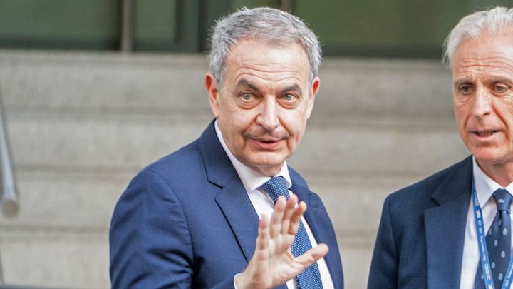 Los correos que revelan ocho reuniones entre Zapatero y María Jesús Montero durante la etapa del rescate de Plus Ultra