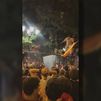 Se desploma una marquesina con varios jóvenes encima durante la celebración del Mundial en Cibeles