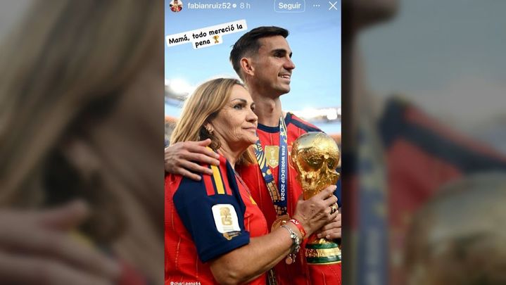 Fabian Ruiz junto a su madre / TELEMADRID