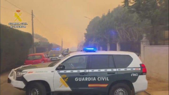Activada la UME por el incendio de Almorox, con el fuego avanzando hacia Villa del Prado