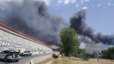 Restablecido el servicio de alta velocidad entre Madrid y Barcelona tras contenerse el incendio cerca de las vías