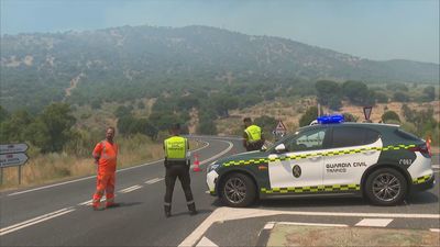 Los vecinos desalojados de Pelayos vuelven a hacer las maletas  tras una nueva evacuación