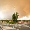 Evacúan por el incendio Robledo de Chavela y Fresnedillas y confinan Navalagamella