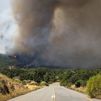Desalojan Burgohondo y Hoyo de Pinares por el incendio de Ávila; Navaluenga, confinada