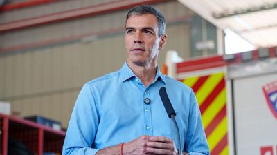 Sánchez preside el comité estatal de emergencias ante la complicación de los incendios en Madrid y Ávila