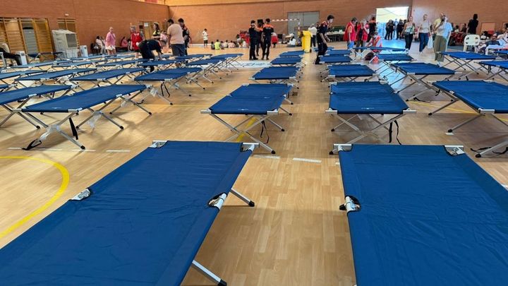 Estos son los 14 puntos de acogida habilitados para los desplazados por el incendio de la sierra oeste de Madrid