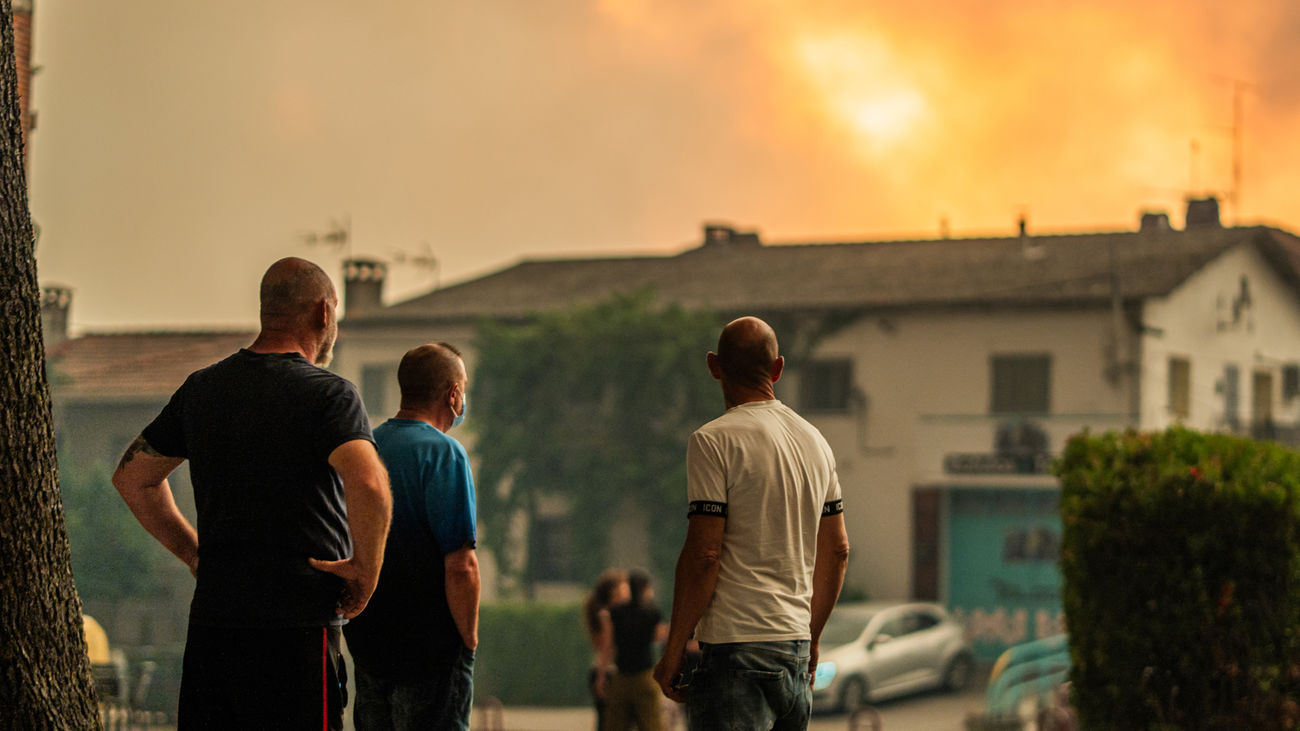 Viento y más calor: nuevo cóctel meteorológico que complicará la lucha contra el fuego en Madrid