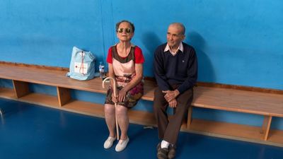 Agapita recita un poema de vida a los pueblos tras el incendio: "Chapinería de mis amores, Navaluenga de mi corazón"