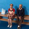 Agapita recita un poema de vida a los pueblos tras el incendio: "Chapinería de mis amores, Navaluenga de mi corazón"