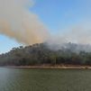 Aumentan los desalojos y confinamientos mientras el fuego reduce su avance