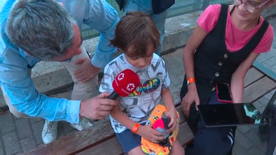 El optimismo de Héctor, ocho años, evacuado por el incendio en Valdemaqueda: 'Tengo que ser fuerte'