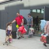 Vecinos que vuelven a sus casas