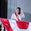 La presidenta de Perú, Keiko Fujimori, saluda desde el balcón del Palacio Presidencial de Perú, en Lima