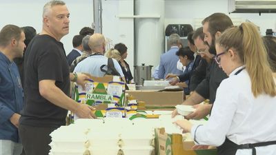 1.300 menús solidarios para evacuados con producto fresco donado