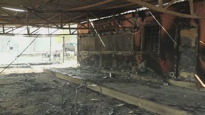 Negocios del pantano de San Juan, reducidos a cenizas: “No se puede reparar, hay que tirarlo abajo"