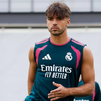 Raúl Asencio sufre una lesión muscular en el recto femoral de la pierna derecha
