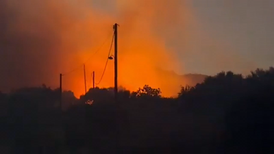 Tres bomberos fallecen en los incendios que siguen avanzando en Grecia