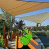Galapagar crea 300 metros cuadrados de sombra para un parque infantil