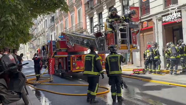 Incendio en hamburguesería de la calle Atocha.