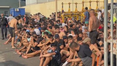 España y Marruecos pactan la devolución "lo antes posible" de "todos" los migrantes que han entrado ilegalmente a Ceuta