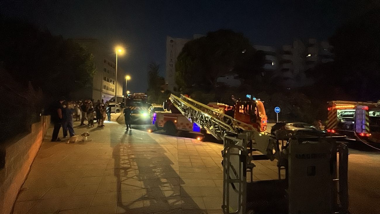 Mueren dos menores de 10 y 15 años en un incendio de una vivienda de Benalmádena (Málaga)