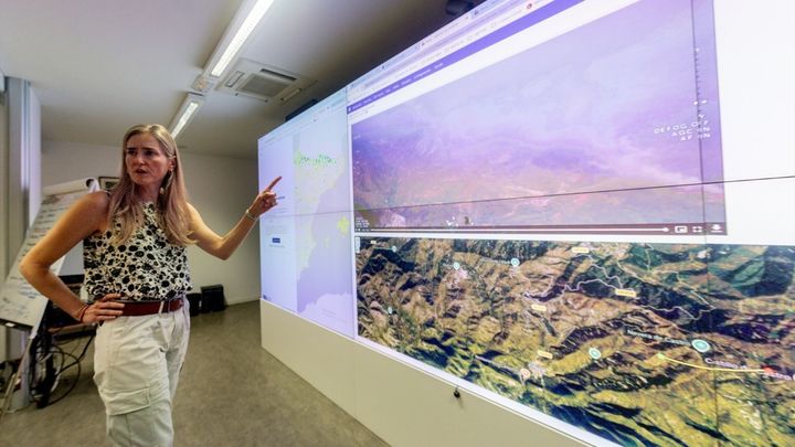 La vicepresidenta tercera y ministra para la Transición Ecológica y el Reto Demográfico, Sara Aagesen, visita el Puesto de Mando Avanzado de Navalcarnero / EUROPA PRESS