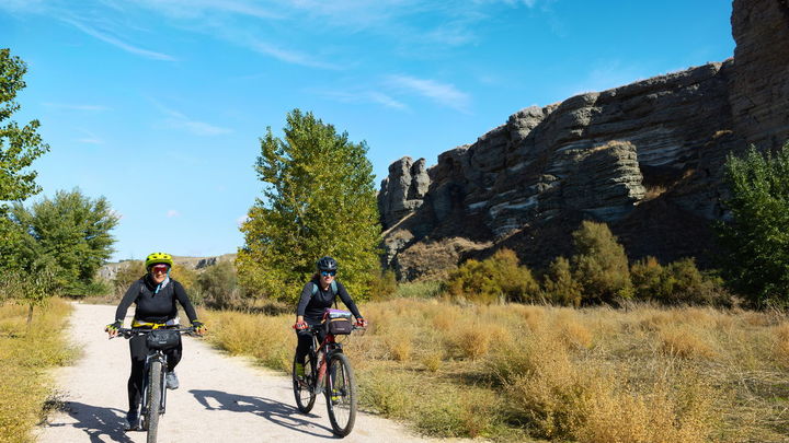 La bicicleta, buena forma de conocer el paisaje / COMUNIDAD DE MADRID