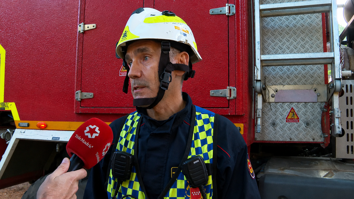 Los bomberos alertan de rebrotes en el incendio de la Sierra Oeste: "Tenemos que estar muy pendientes"
