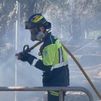 Siete intoxicados leves en un incendio de pastos ya apagado en Vallecas