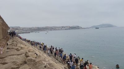Miles de migrantes regresan a Marruecos desde Ceuta