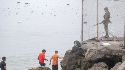 El Ejército se despliega en Ceuta para reforzar la seguridad en medio de la crisis migratoria