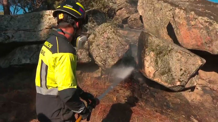 40 efectivos refrescan el perímetro de incendio Sierra Oeste de Madrid