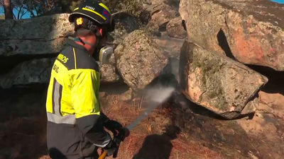 40 efectivos refrescan el perímetro de incendio Sierra Oeste